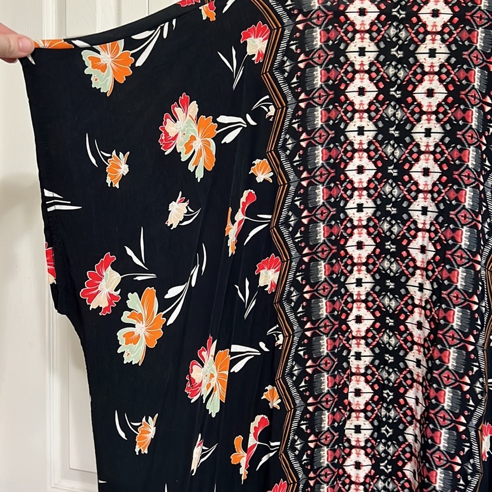 Gigio Black Floral Geometric Design Cardigan Vest Small (oversized) with Tassels - Picture 5 of 7